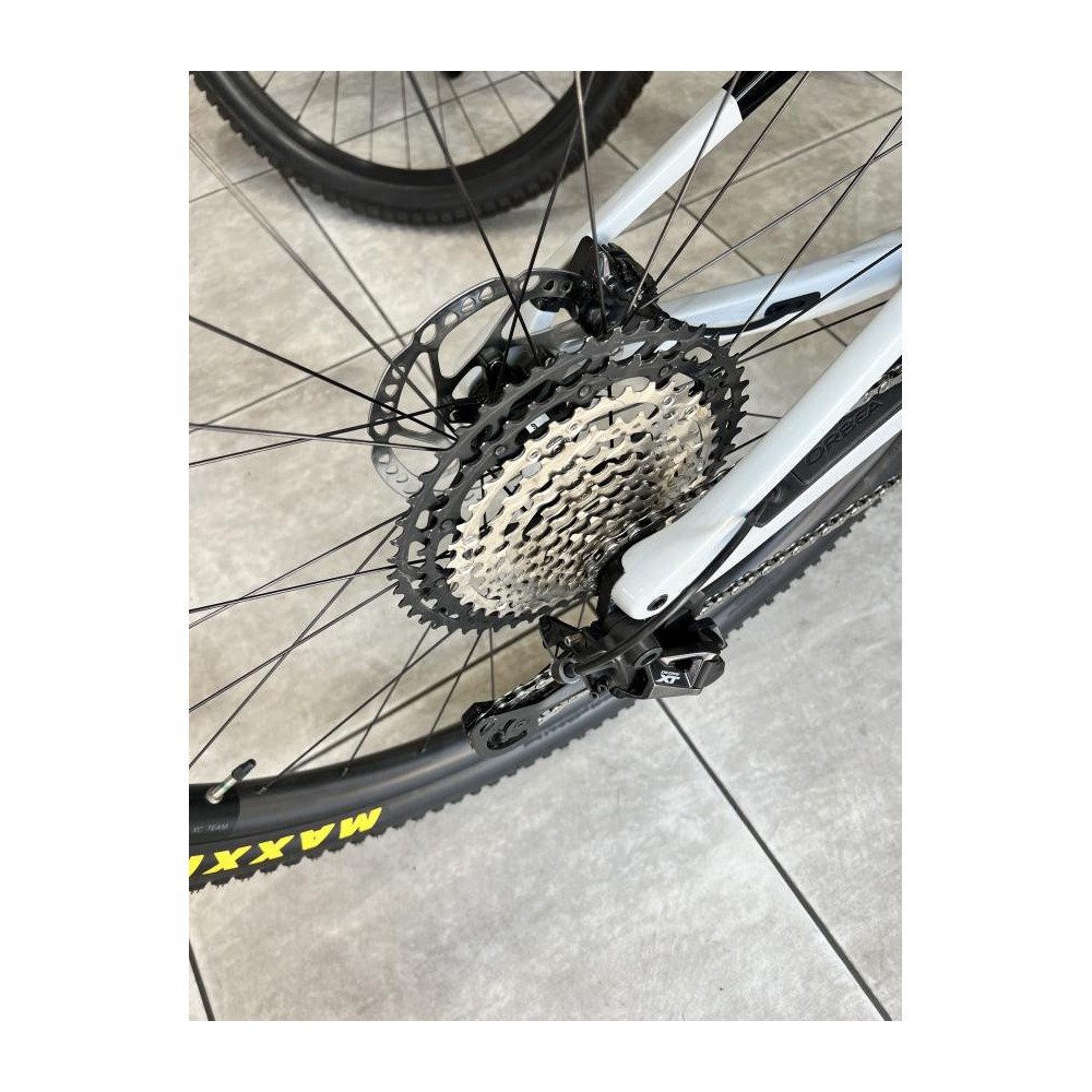 BICICLETA 29 ORBEA OIZ M10 TR COLOR BLANCO - NEGRO