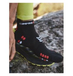 MEDIA CALCETIN PRO RACING V4.0 RUN LOW NEGRO - ROJO MEDIA CALCETIN PRO RACING V4.0 RUN LOW NEGRO - ROJO
