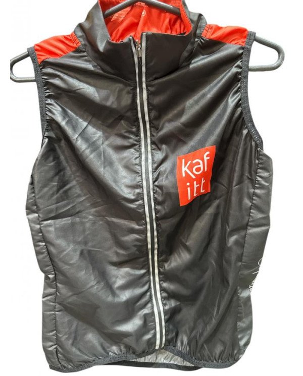 CHALECO CORTAVIENTO MUJER KAFFIT NEGRO LOGO ROJO M